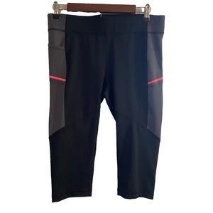 FILA Sport Black, Gray & Coral Running Capris Size Medium